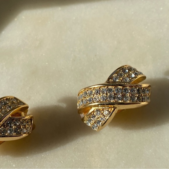 VINTAGE gold plated Christian Dior clip on earrings - Picture 3 of 16